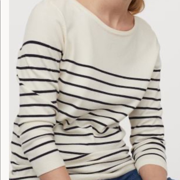 H&M Sweaters - H&M Basics lightweight Sweater Cream Black…